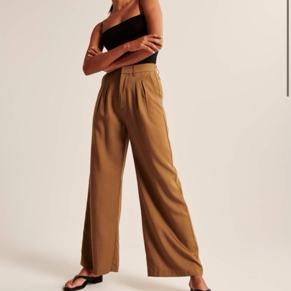 Abercrombie and Fitch Tailored Wide Leg Pant Caramel SHORT